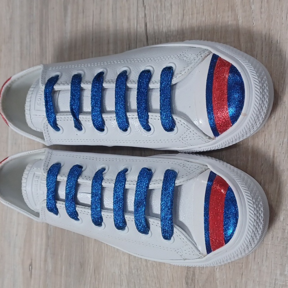 CONVERSE classic white sneakers w/ bue & red customization. Womens Size 9. NWOT